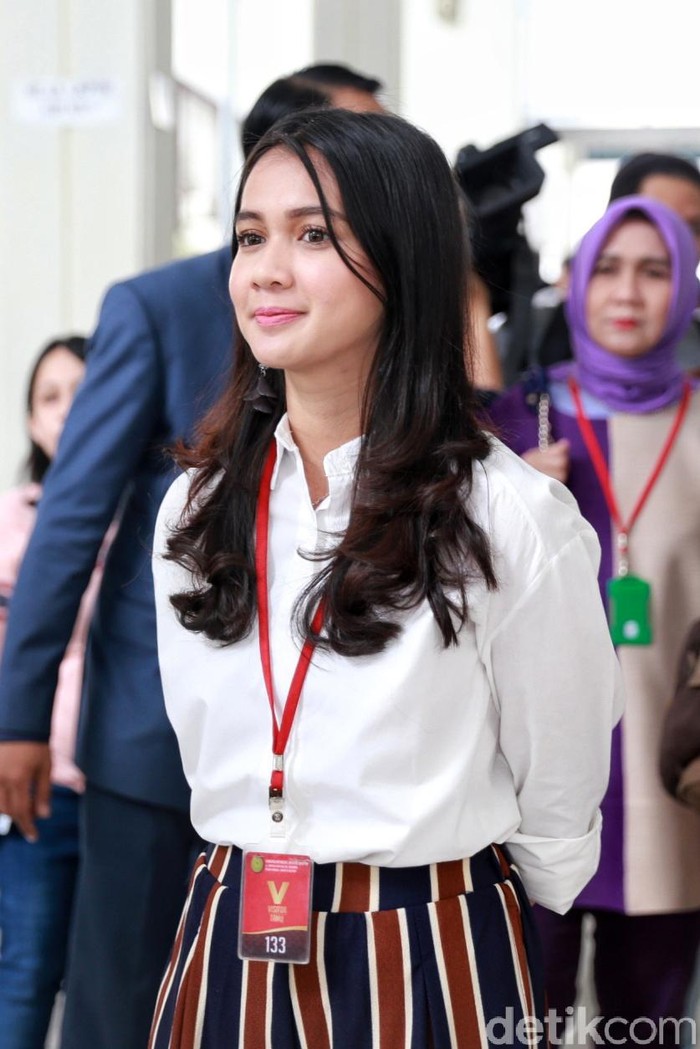 Keceriaan Dhea Annisa Sebelum Ditolak Jadi Saksi 