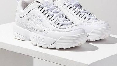 12 Jenis Sneakers Putih yang Sesuai dengan Zodiak Kamu