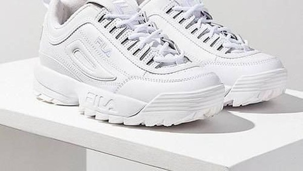 12 Jenis Sneakers Putih yang Sesuai dengan Zodiak Kamu