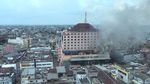 Foto: Dahsyatnya Api Lahap Hotel di Pusat Kota Jambi