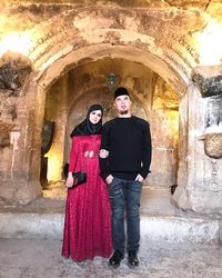 Ahmad Dhani dan Mulan Jameela di dalam Gua Ashabul Kahfi, Yordania ( mulanjameela1/ Instagram)