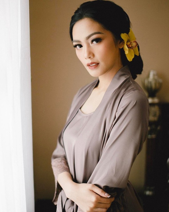 Wajah cantik dokter muda ini mungkin sekilas seperti Dr. OZ, dr. Reisa Broto Asmoro.Foto: Instagram