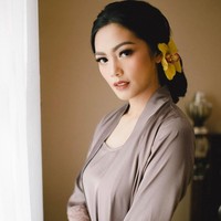 Wajah cantik dokter muda ini mungkin sekilas seperti Dr. OZ, dr. Reisa Broto Asmoro.Foto: Instagram