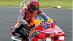 Meme-meme Lucu Rossi vs Marquez