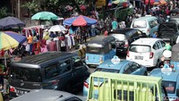 Kemacetan kembali terjadi.