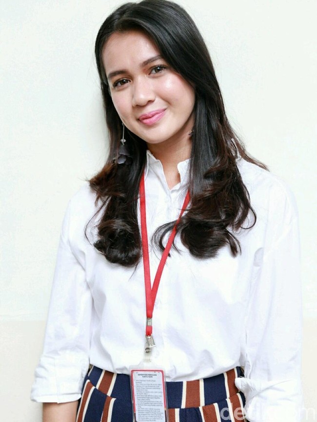 Setelah dewasa Dhea perlahan meninggalkan Image Imutnya, kini ia tumbuh semakin cantik dan anggun. Foto: Ismail/detikHOT