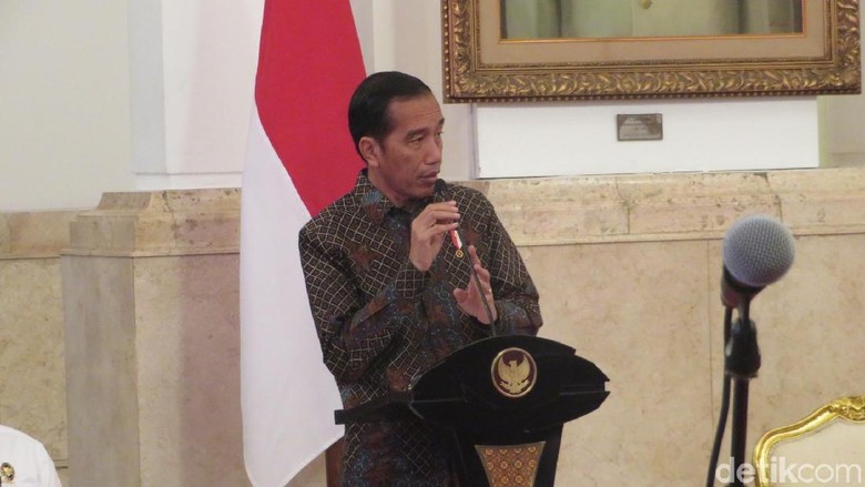 Jokowi: Masyarakat Butuh Peran Wanita yang Lebih Besar Jokowi: Masyarakat Butuh Peran Wanita yang Lebih Besar