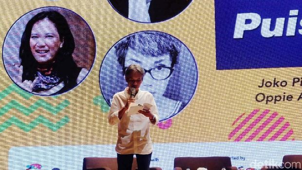 Menyayangi Puisi ala Sapardi Djoko Damono dan Joko Pinurbo
