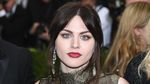 Frances Bean, Putri Cantik Kurt Cobain Jajal Panggung Musik
