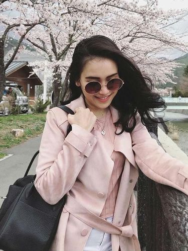 Ceritakan Sakitnya Dihujat, Ayu Ting Ting Menangis 