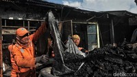 Lokasi kebakaran berada di Jalan K Rt 010 Rw 09, Kelurahan Pejagalan, Penjaringan Jakarta Utara, api sudah padam pukul 15.00 WIB.