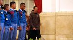 Presiden Jokowi Menerima Ratusan Siswa Taruna di Istana