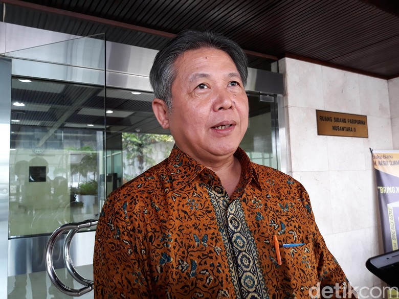 PDIP: Mendag Ceplas-ceplos dan Kurang Sinergi tapi Jangan Dicopot PDIP: Mendag Ceplas-ceplos dan Kurang Sinergi tapi Jangan Dicopot