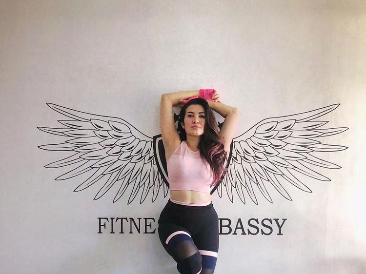 Rahasia Badan Seksi Liza Natalia di Usia 42 Tahun