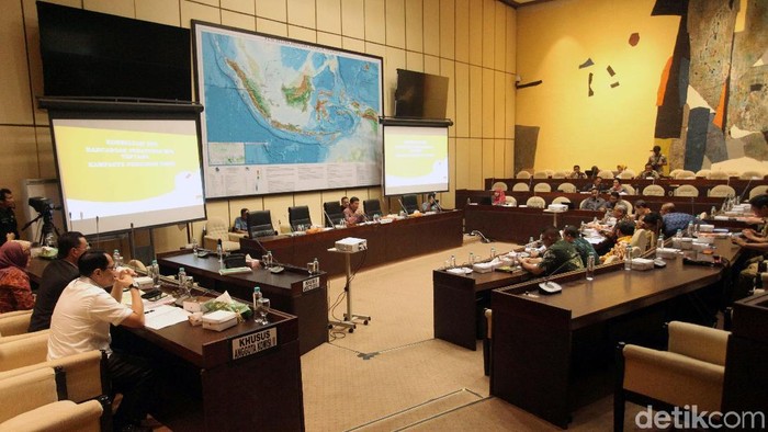 Komisi II Masih Beda Pendapat soal Sumbangan Dana Kampanye