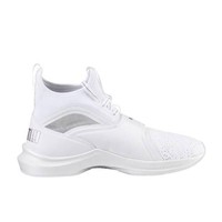 Aries memiliki karakter yang kuat dan tak takut membuat statement. Sneakers Puma terbaru dari Selena Gomez ini akan membuat Aries lebih standout.