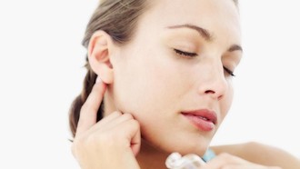 5 Etiket Memakai Parfum di Kantor agar Tidak Ganggu Rekan Kerja