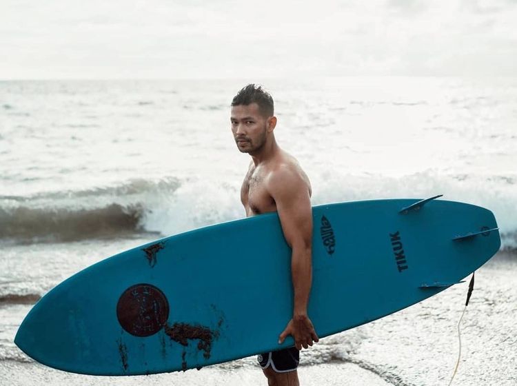 Foto: Gaya Olahraga Rian Ibram, Presenter Insert yang Fit Abis!
