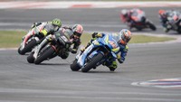Sementara ini adalah momen saat Rins berada di posisi terdepan. Foto: Mirco Lazzari gp/Getty Images
