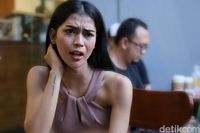 Cerita Hot Dinda Dan Pengalaman Pertamanya  Video Bokep 