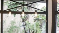 Suasananya yang nyaman, ditambah dengan dekorasi dan desain menarik membuat kafe ini tidak pernah sepi dari pengunjung. Foto: Istimewa