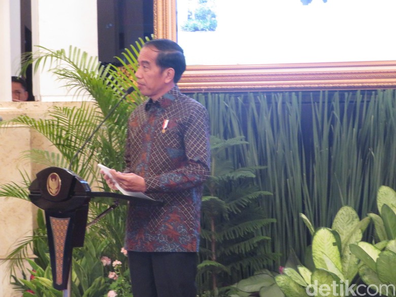 Jokowi ke Siswa SMA Taruna Nusantara: Harus Tahan Banting! Jokowi ke Siswa SMA Taruna Nusantara: Harus Tahan Banting!
