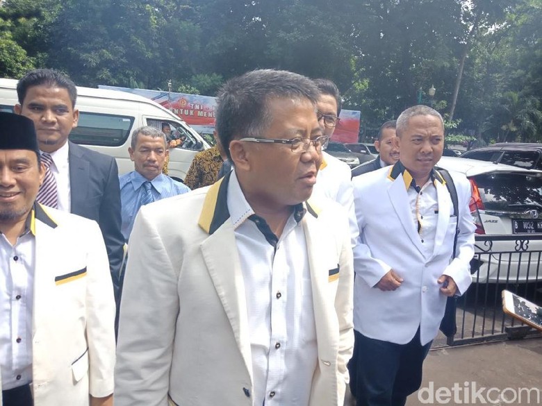 Lalin Hambalang Macet, Presiden PKS Jalan Kaki ke Rumah 