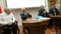 Prof Marsis menambahkan bahwa metode cuci otak dr Terawan harus dilakukan uji klinis lagi untuk mengetahui keamanan dari terapi tersebut jika diterapkan kepada masyarakat.