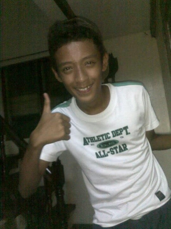 Tak hanya itu, foto masa remaja Ernest juga memperlihatkan bentuk tubuhnya yang kurus dan juga disebut banyak netizen tak menarik. Tapi, waktu berlalu, dan penampilan fisik Ernest pun berubah. Foto: Facebook