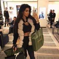 Wanita bernama Chloe Khan ini punya kisah hidup yang kontroversial. Ia pernah ditangkap ratusan kali hingga kini jadi miliuner. Dari mana kekayaannya? Foto: Instagram