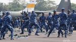 Atraksi Kesenian dan Bela Diri di Upacara HUT ke-72 TNI AU