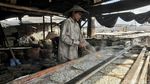 Produksi Ikan Asin di Cilincing Menurun