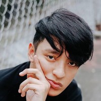 Kini, pria yang tinggal di Manila ini memiliki tubuh yang lebih berisi, dan warna kulitnya yang sedikit menjadi lebih cerah. Transformasi penampilan fisik Ernest ini pun banyak dikagumi. Foto: Facebook