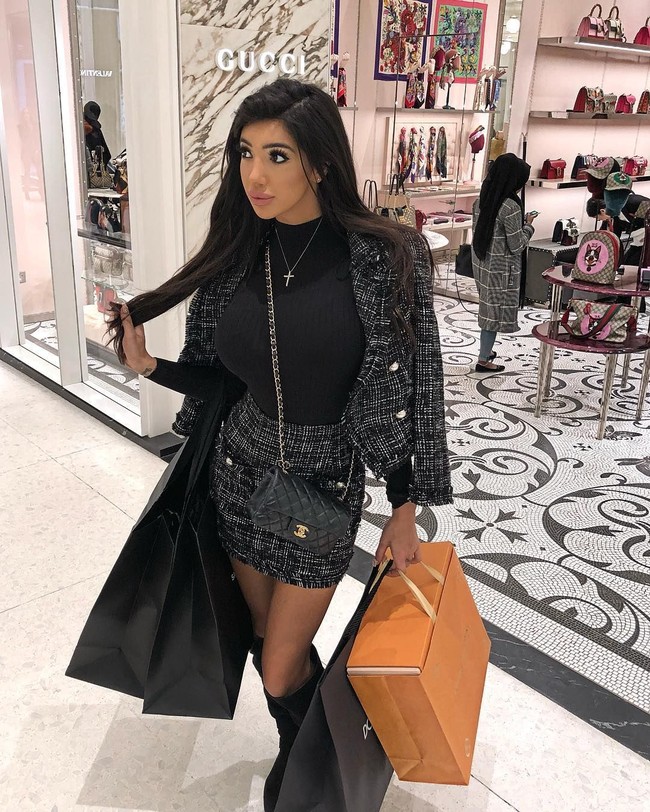 Dia hampir tewas setelah tabrakan mobil yang dibawa kekasihnya saat itu. Mobil yang digunakannya pun merupakan barang curian.  Foto: Instagram