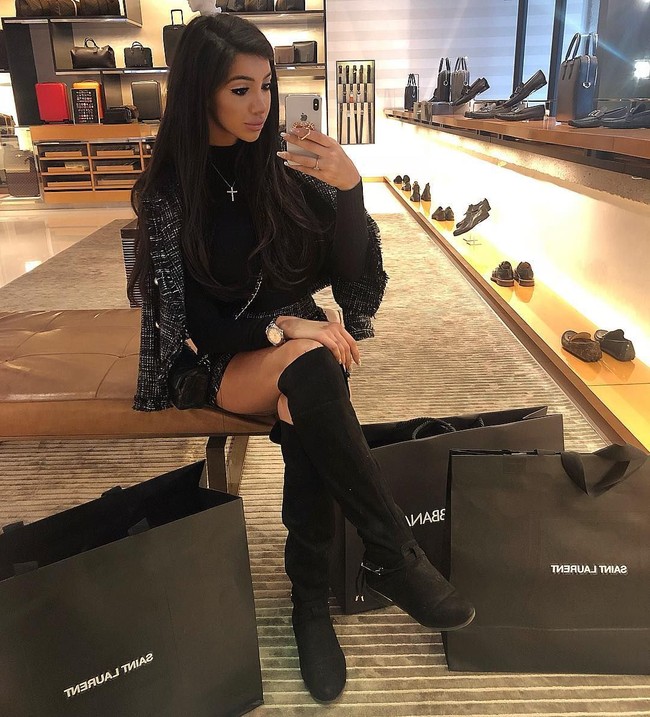 Chloe Khan bukan lahir di keluarga kaya. Dia memiliki hidup keras untuk bertahan hidup. Di usianya yang masih 13 tahun, Chloe pernah menjual narkoba hingga akhirnya ditangkap. Foto: Instagram