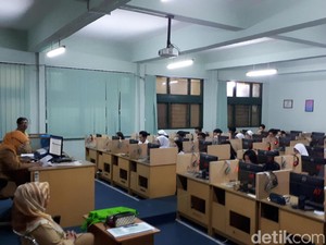 Ujian Kesetaraan di Bandung Barat Terkendala Komputer