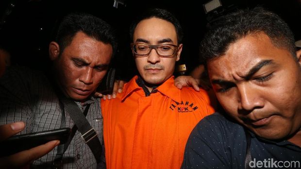 Zumi Zola saat menyandang status tahanan KPK/
