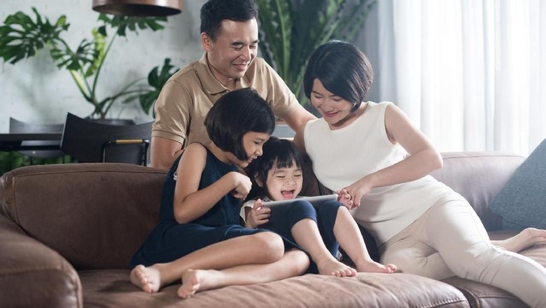 Kaitan Pemakaian Gadget dan Pola Asuh Orang Tua / Foto: Thinkstock Kaitan Pemakaian Gadget dan Pola Asuh Orang Tua / Foto: Thinkstock
