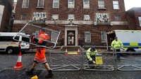 Pihak Istana Kensington berjanji akan memberikan pengumuman resmi jika Kate Middleton sudah dibawa ke rumah sakit. REUTERS/Peter Nicholls.