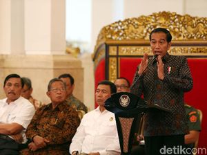 Menakar Kegentingan Reshuffle Kabinet Jokowi