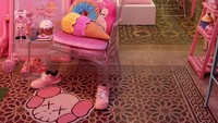 Cafe ini diciptakan oleh Ryan Houssari dan Andrew Atamian. Mereka menyebut ini sebagai tempat yang menyenangkan yang dipenuhi dengan aura positif dan makanan lezat. Selain itu, banyak spot yang Instagramable. Foto: candyforniastudio