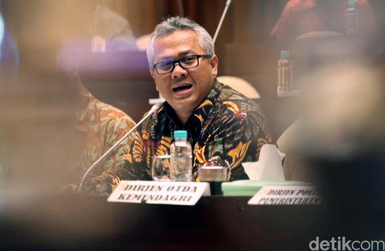 Komisi II Ingin Eks Koruptor Bisa Nyaleg, KPU Belum Setuju Komisi II Ingin Eks Koruptor Bisa Nyaleg, KPU Belum Setuju