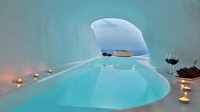 Berlibur ke Santorini, Yunani penginapan ini bisa menjadi pilihan. Lava Caves adalah hotel dengan pemandangan laut yang menakjubkan (Lava Caves)