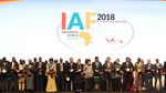 Foto: Pesona Retno Marsudi dengan Pakaian Khas Afrika