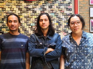 Kelompok Penerbang Roket Tampilkan Jakarta Apa Adanya di Klip Roda Gila