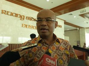 Catatan Tajam Desmond untuk Gerakan Amien Rais