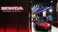 Galeri ini menampilkan dua mobil Honda NSX dan Civic Type R, motor Honda RC213V-S dan unicub, dan interactive wall.