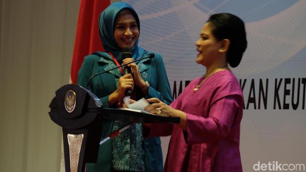 Saat Iriana Tanya Kerja PKK ke Istri Cantik Gubernur Kalteng