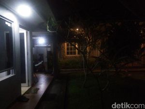 Begini Suasana Kediaman Mantan Wapres Boediono di Yogya Malam Ini