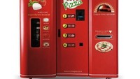 Vending machin  e ini namanya Lets Pizza. Sesuai namanya, mesin ini menyediakan fresh pizza dengan beragam pilihan topping. Pizzanya dibuat langsung di mesin ini sesuai dengan varian apa yang diminta pembeli. Pilihan toppingnya berupa Margherita, pepperoni, ham hingga bacon. Ajaibnya, mesin ini tidak butuh waktu lama untuk membuat satu potong pizza. Pizza yang diinginkan akan tersaji dalam 2,5 menit saja!Foto: Istimewa